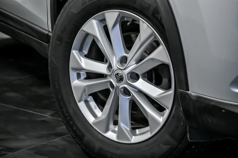 2016 Nissan Rogue - Image 3 of 12