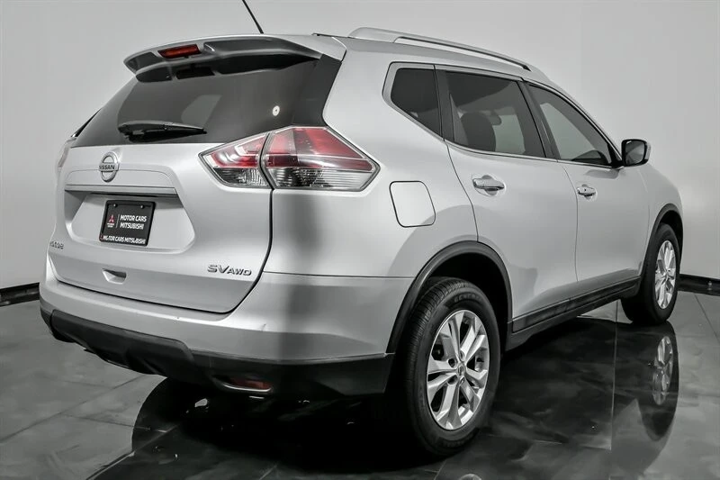 2016 Nissan Rogue - Image 11 of 12