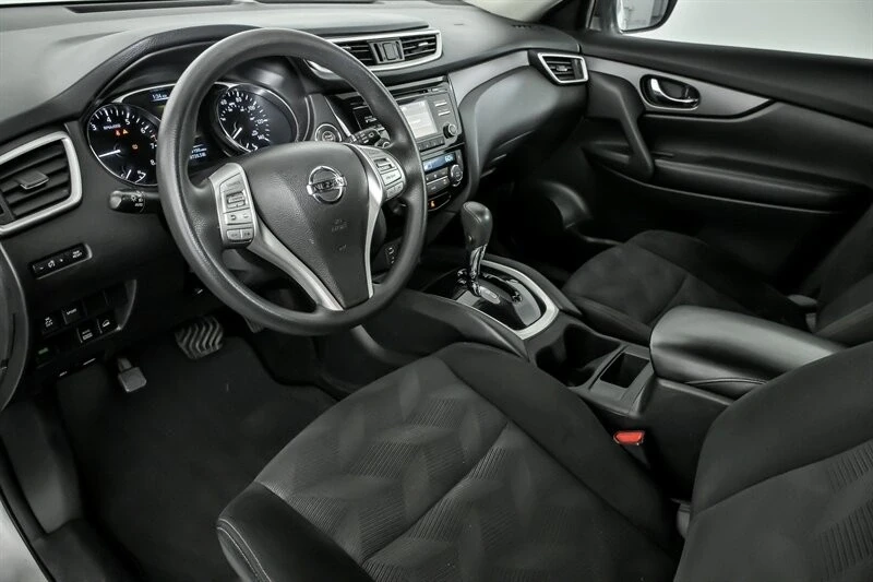 2016 Nissan Rogue - Image 18 of 21