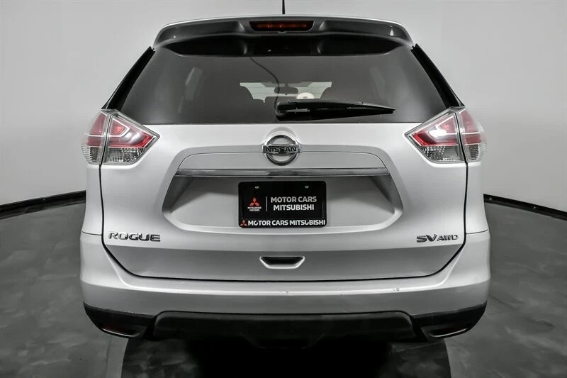2016 Nissan Rogue - Image 10 of 12