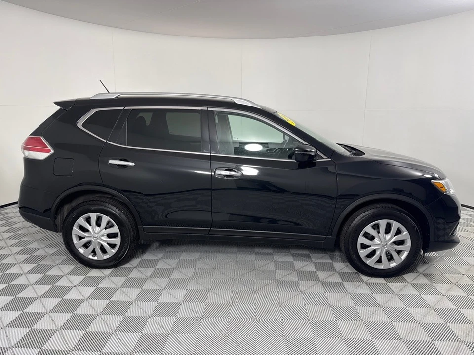 2016 Nissan Rogue - Image 4 of 12