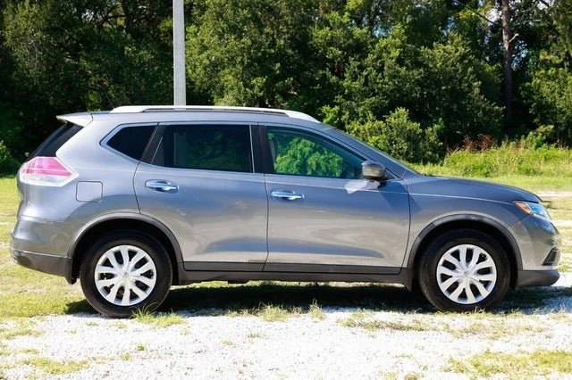 2016 Nissan Rogue - Image 9 of 14
