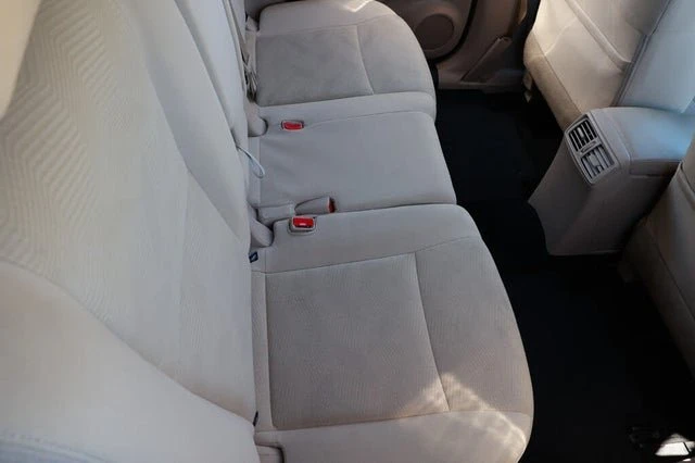 2016 Nissan Rogue - Image 8 of 14