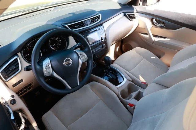 2016 Nissan Rogue - Image 2 of 14