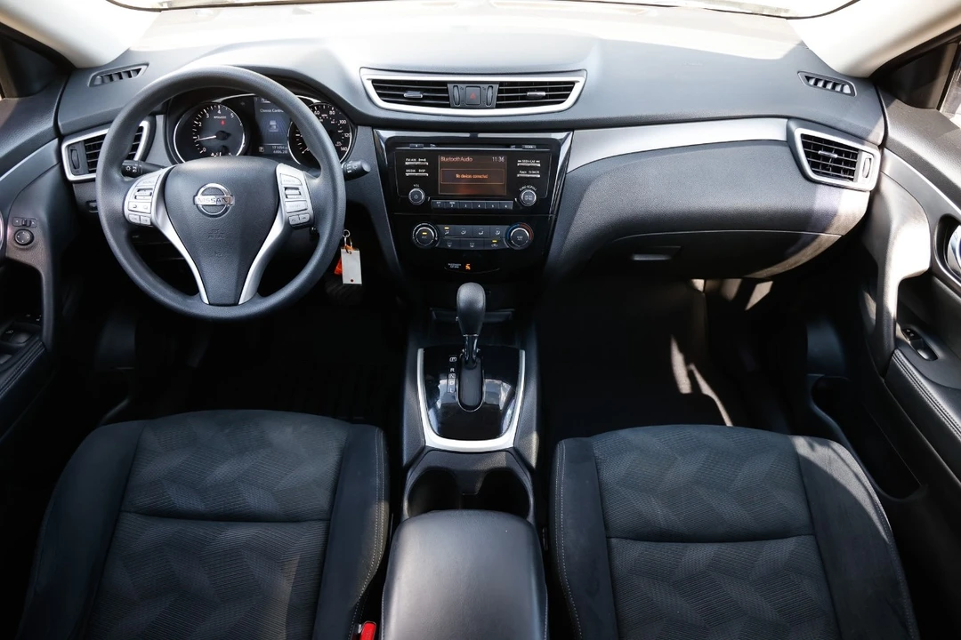 2016 Nissan Rogue - Image 2 of 12