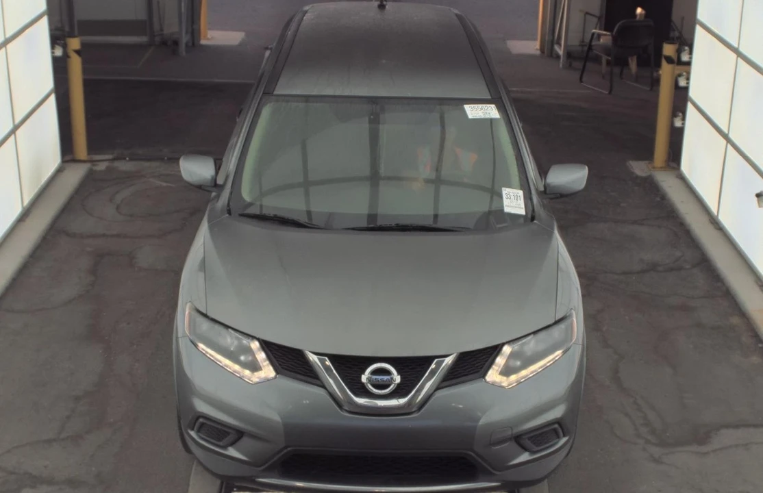 2016 Nissan Rogue - Image 2 of 13