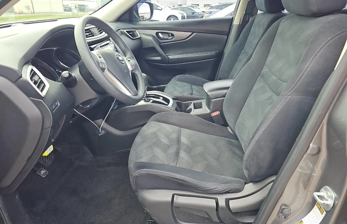 2016 Nissan Rogue - Image 7 of 13