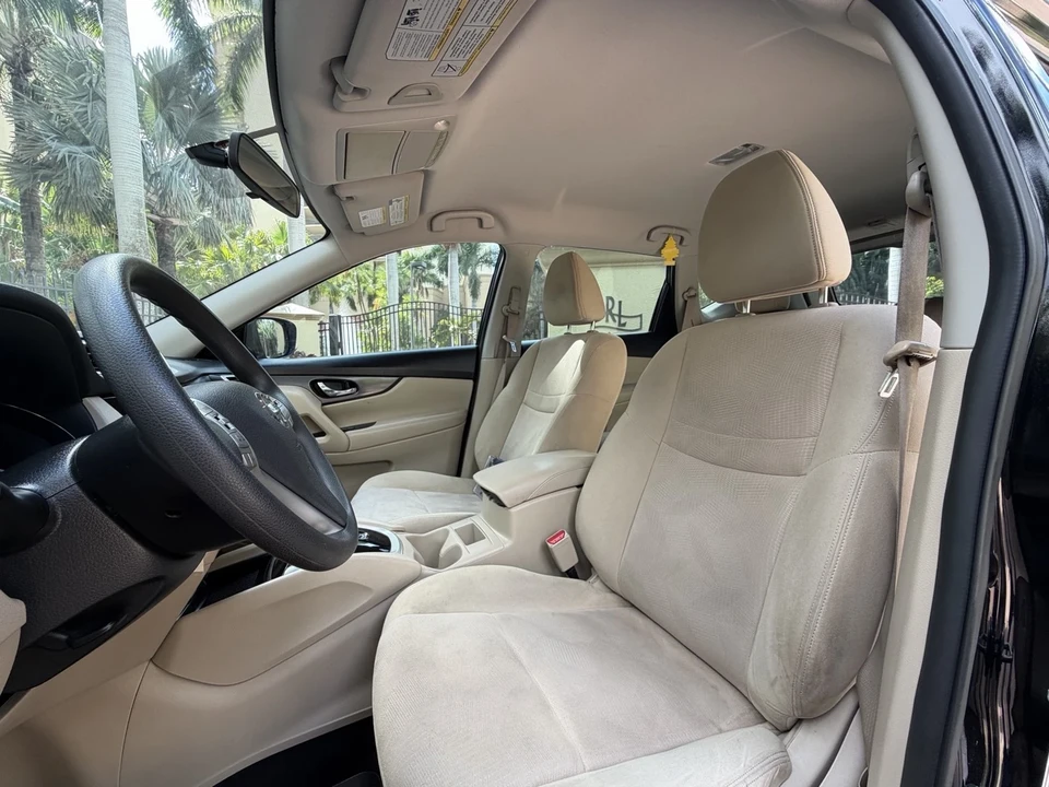 2016 Nissan Rogue - Image 11 of 17