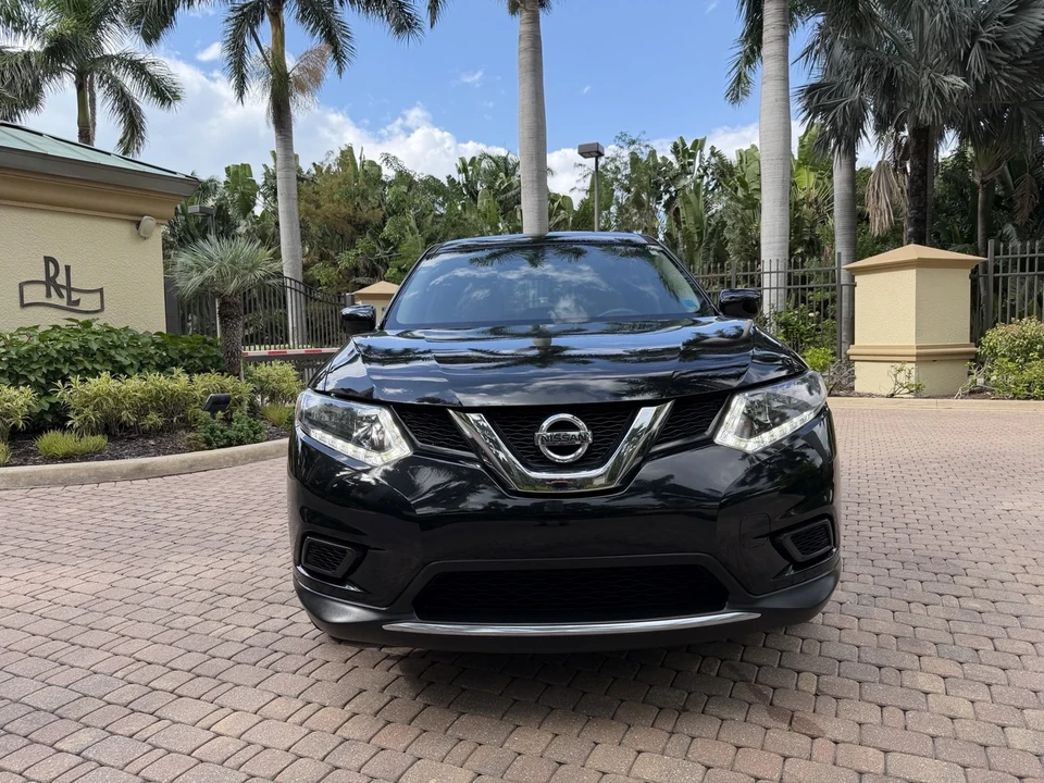 2016 Nissan Rogue - Image 2 of 17