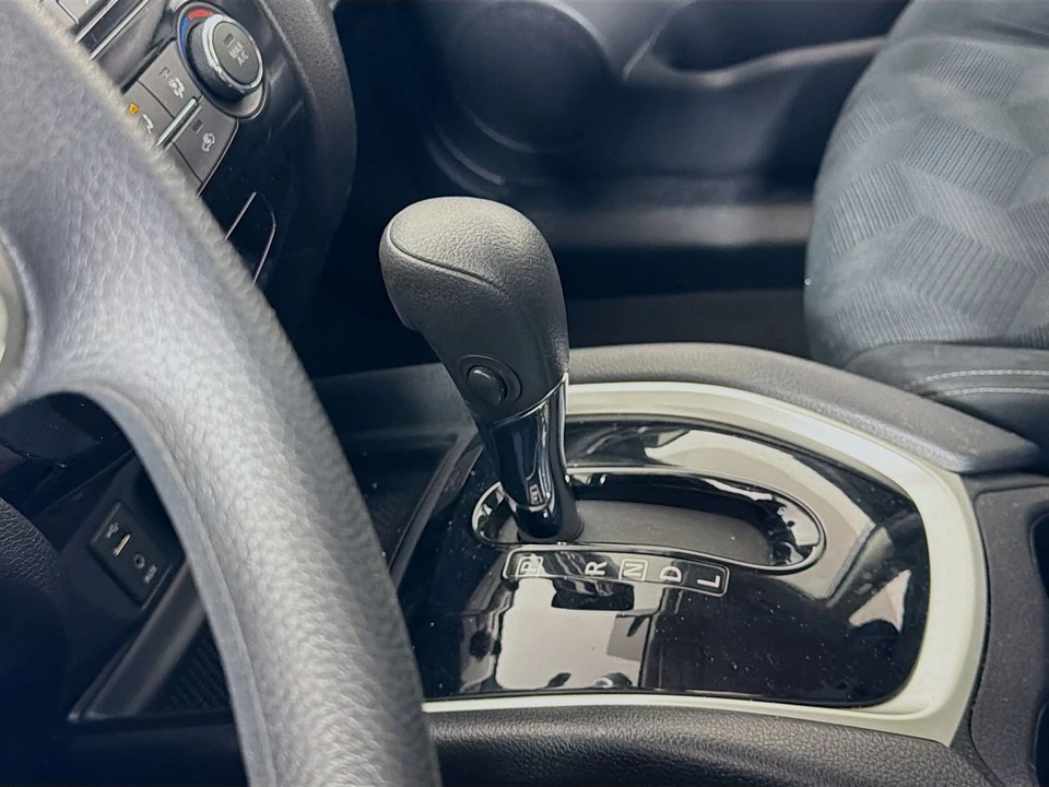 2016 Nissan Rogue - Image 19 of 21