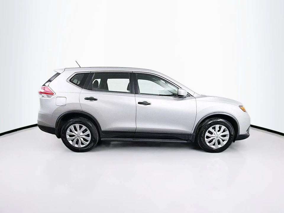 2016 Nissan Rogue - Image 9 of 21