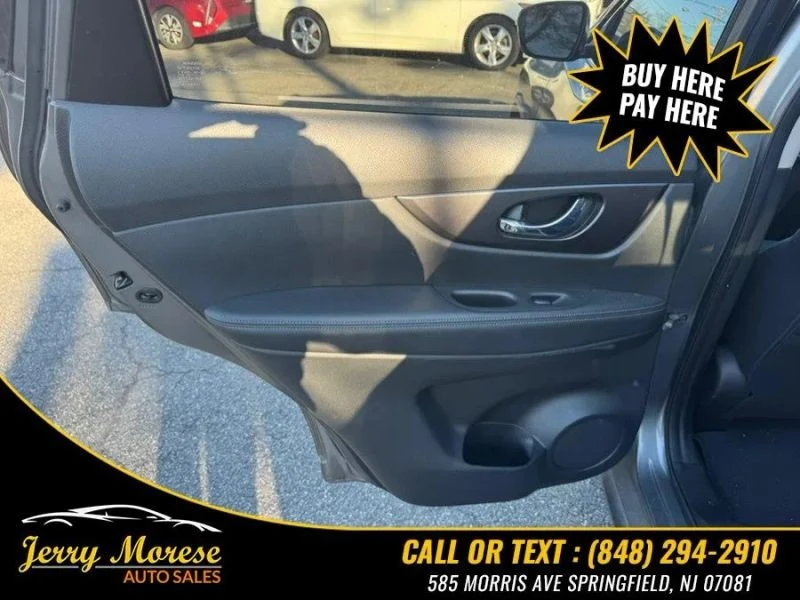 2016 Nissan Rogue - Image 11 of 12