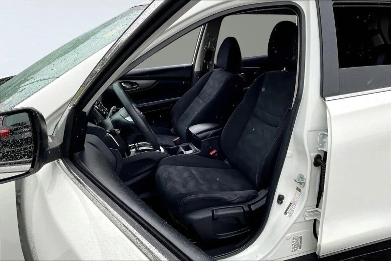 2016 Nissan Rogue - Image 10 of 12