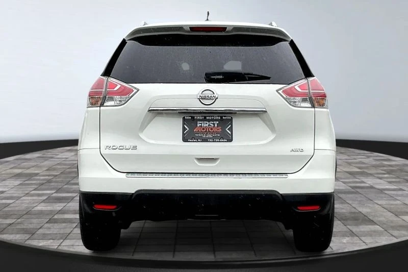 2016 Nissan Rogue - Image 6 of 12