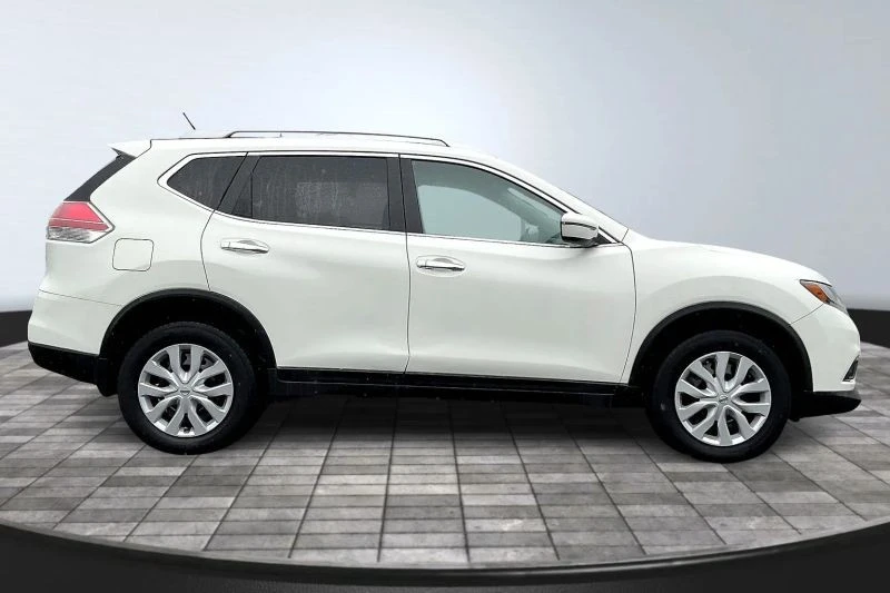 2016 Nissan Rogue - Image 8 of 12