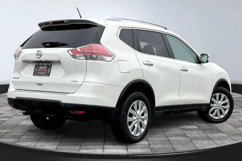 2016 Nissan Rogue - Image 5 of 12