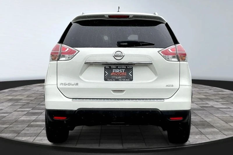 2016 Nissan Rogue - Image 6 of 12
