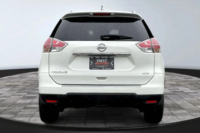 2016 Nissan Rogue - Image 6 of 12