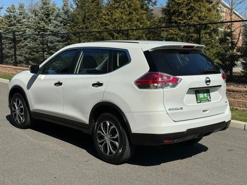 2016 Nissan Rogue - Image 11 of 12