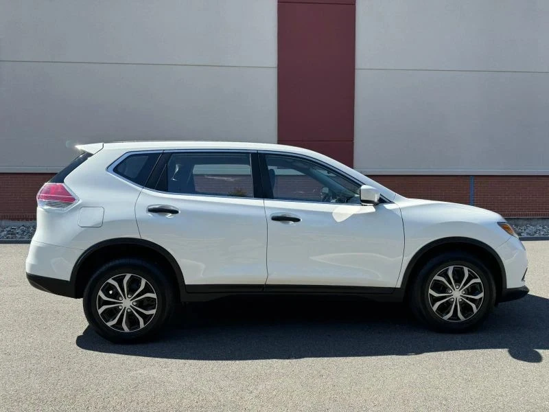 2016 Nissan Rogue - Image 6 of 12