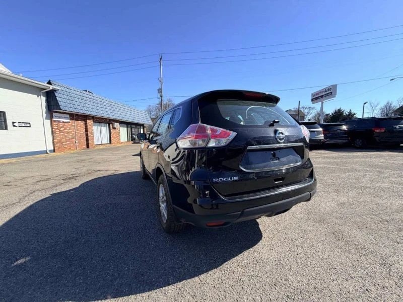 2016 Nissan Rogue - Image 11 of 12