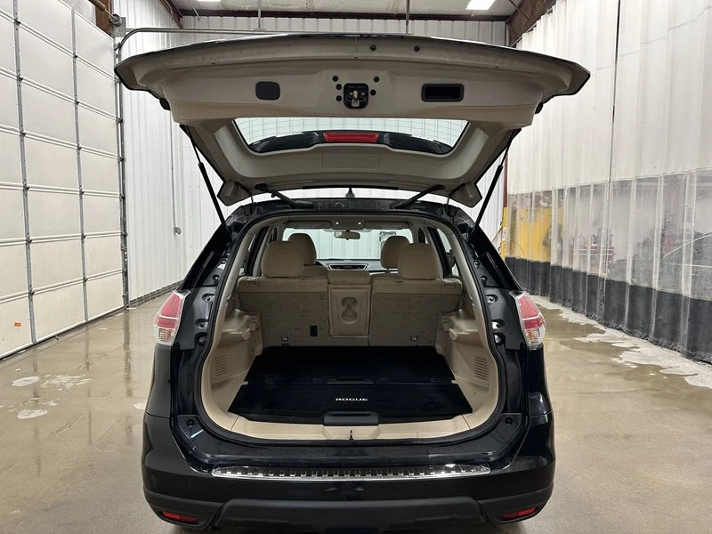 2016 Nissan Rogue - Image 13 of 21