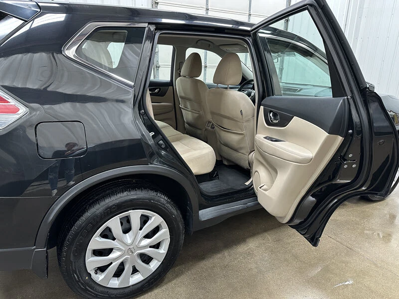 2016 Nissan Rogue - Image 14 of 21