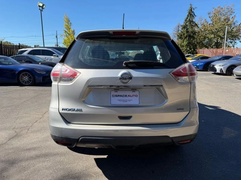 2016 Nissan Rogue - Image 5 of 12