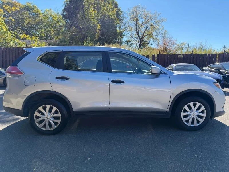 2016 Nissan Rogue - Image 7 of 12