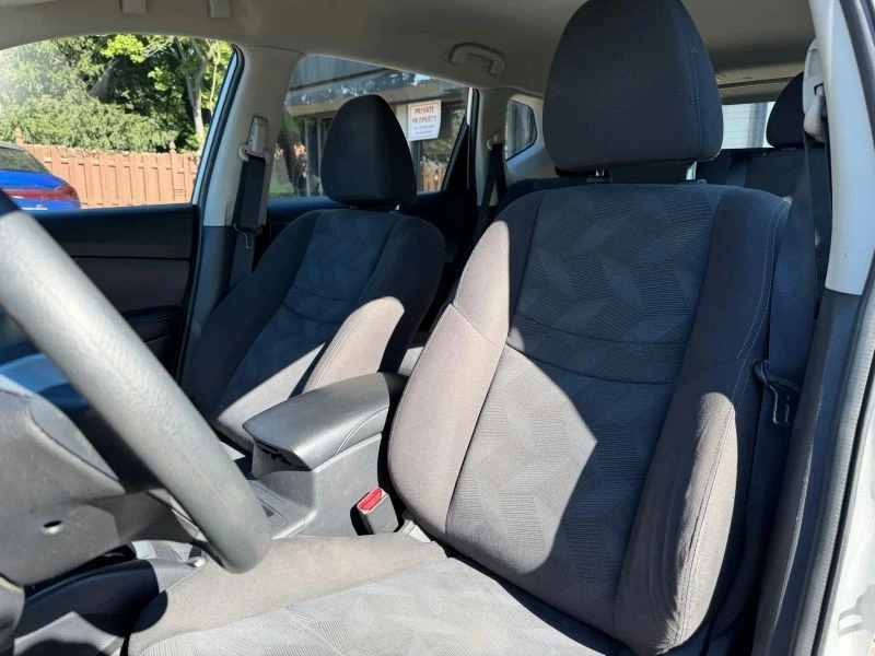 2016 Nissan Rogue - Image 11 of 12