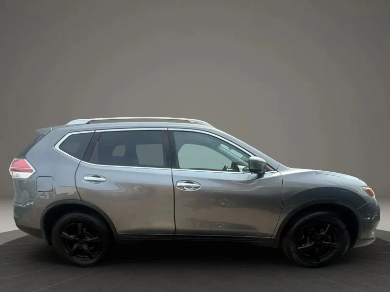 2016 Nissan Rogue - Image 4 of 12
