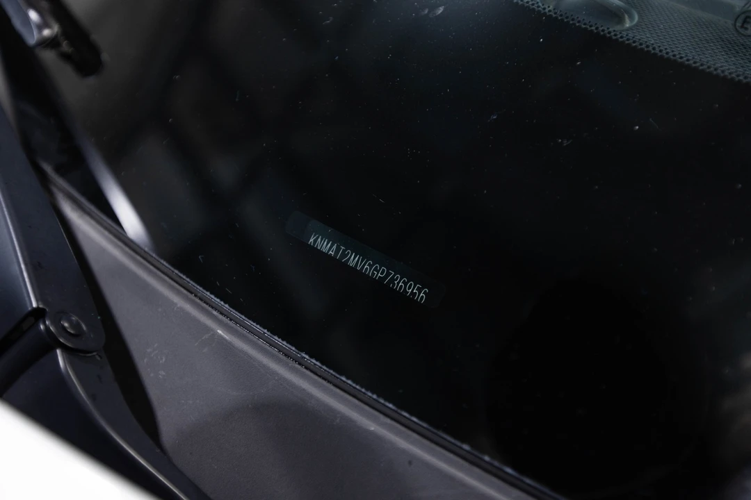 2016 Nissan Rogue - Image 19 of 21