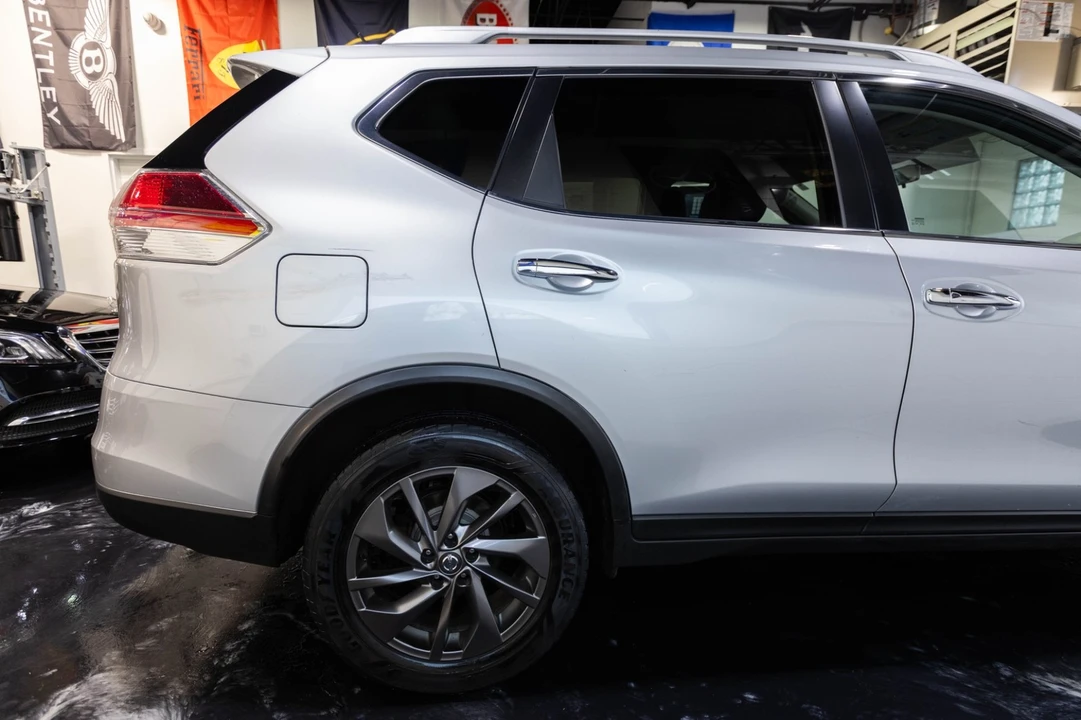 2016 Nissan Rogue - Image 13 of 21