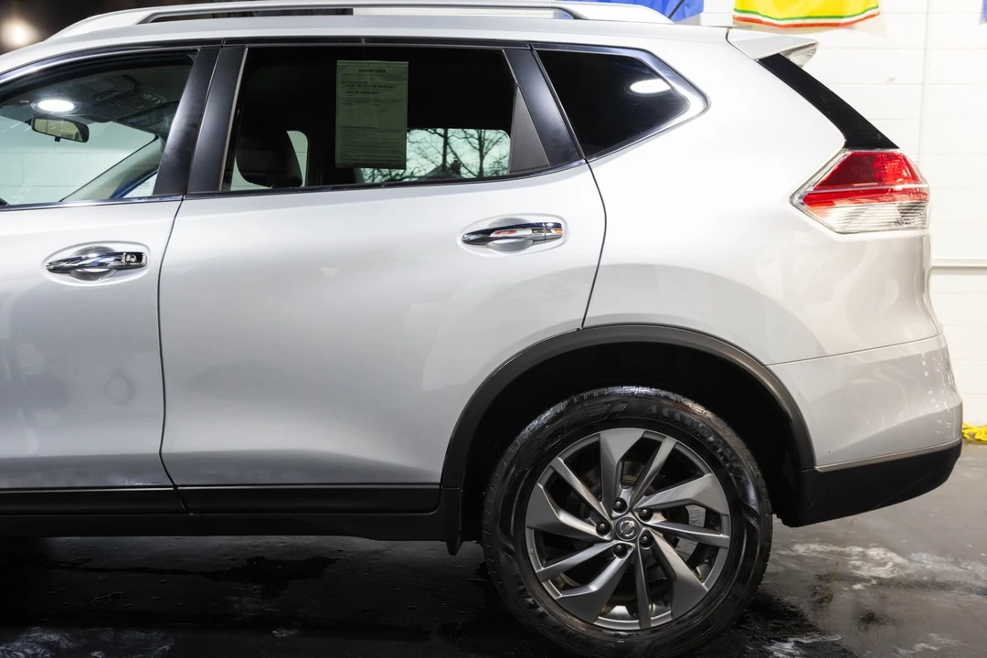 2016 Nissan Rogue - Image 8 of 21