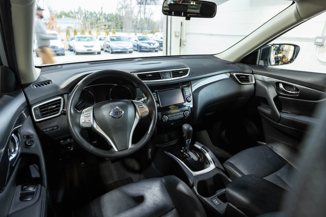 2016 Nissan Rogue - Image 20 of 21