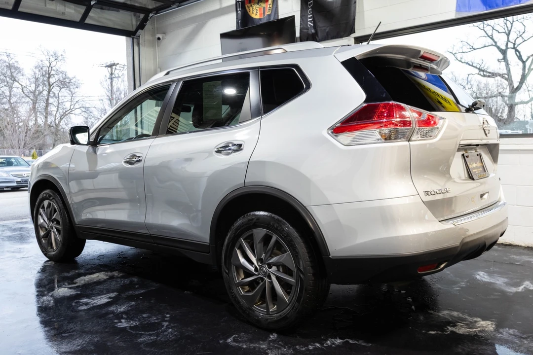 2016 Nissan Rogue - Image 9 of 21