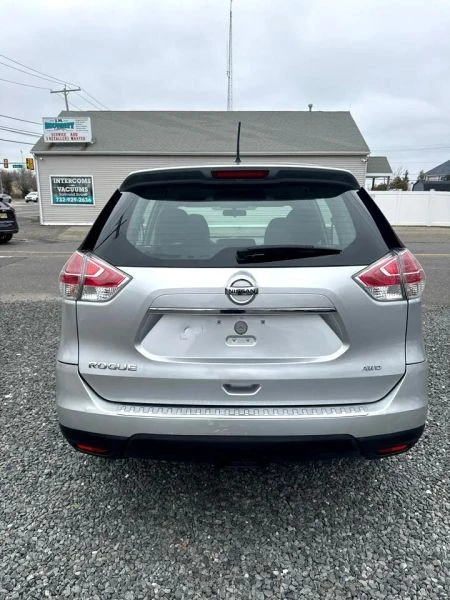 2016 Nissan Rogue - Image 4 of 12