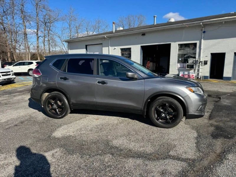 2016 Nissan Rogue - Image 8 of 12