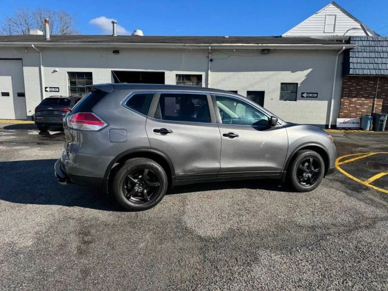 2016 Nissan Rogue - Image 10 of 12
