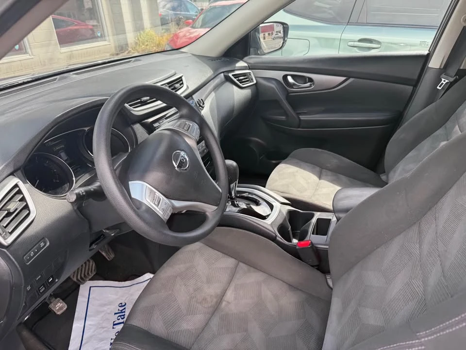 2016 Nissan Rogue - Image 7 of 11