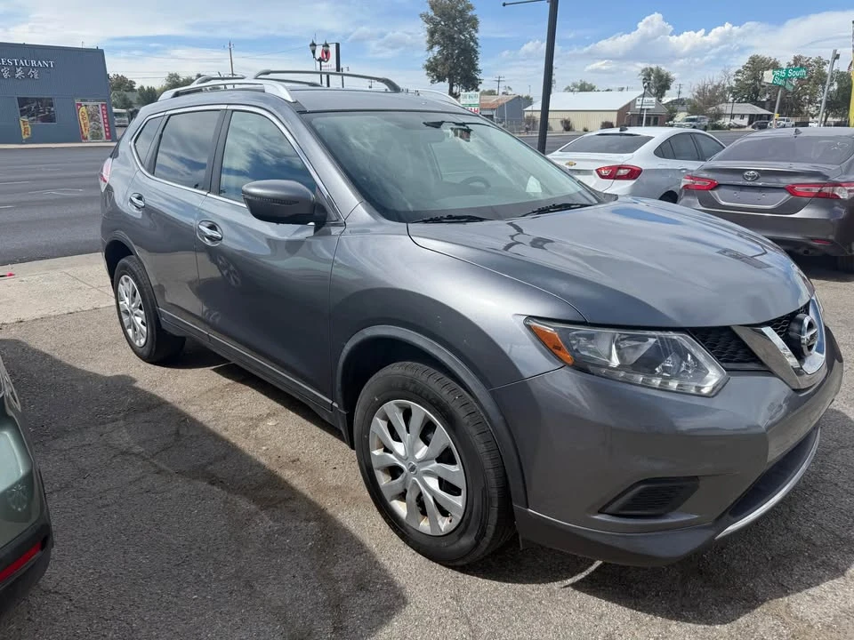 2016 Nissan Rogue - Image 3 of 11