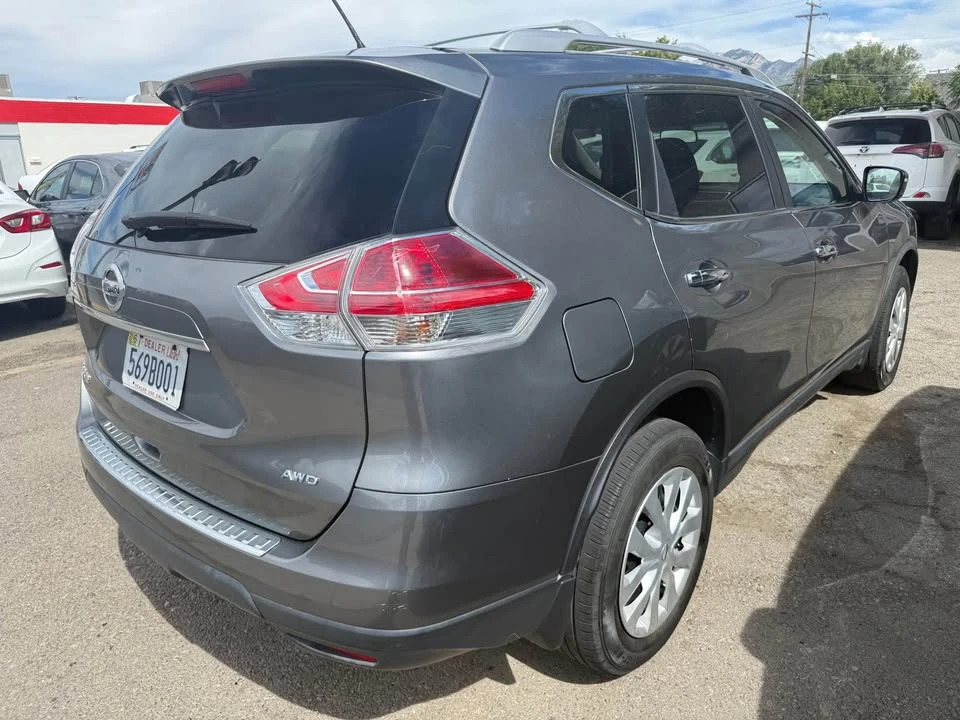 2016 Nissan Rogue - Image 6 of 11