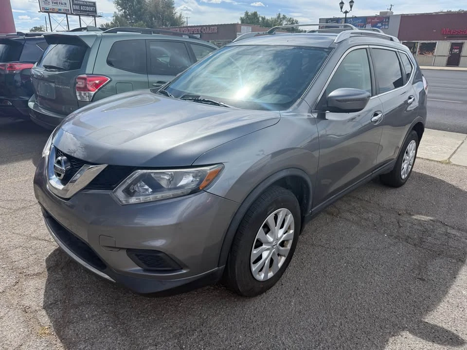2016 Nissan Rogue - Image 2 of 11