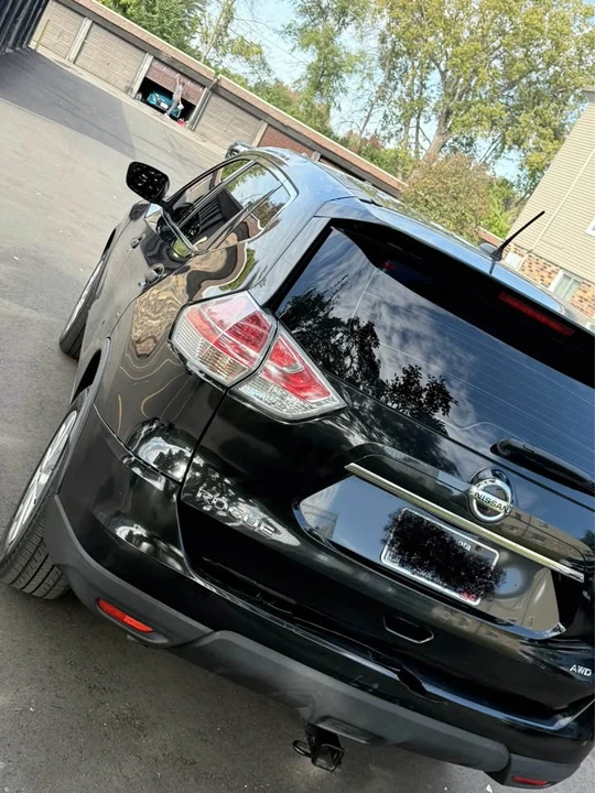 2016 Nissan Rogue - Image 4 of 9