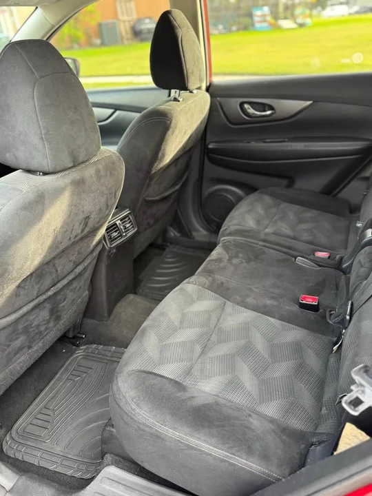 2016 Nissan Rogue - Image 5 of 8