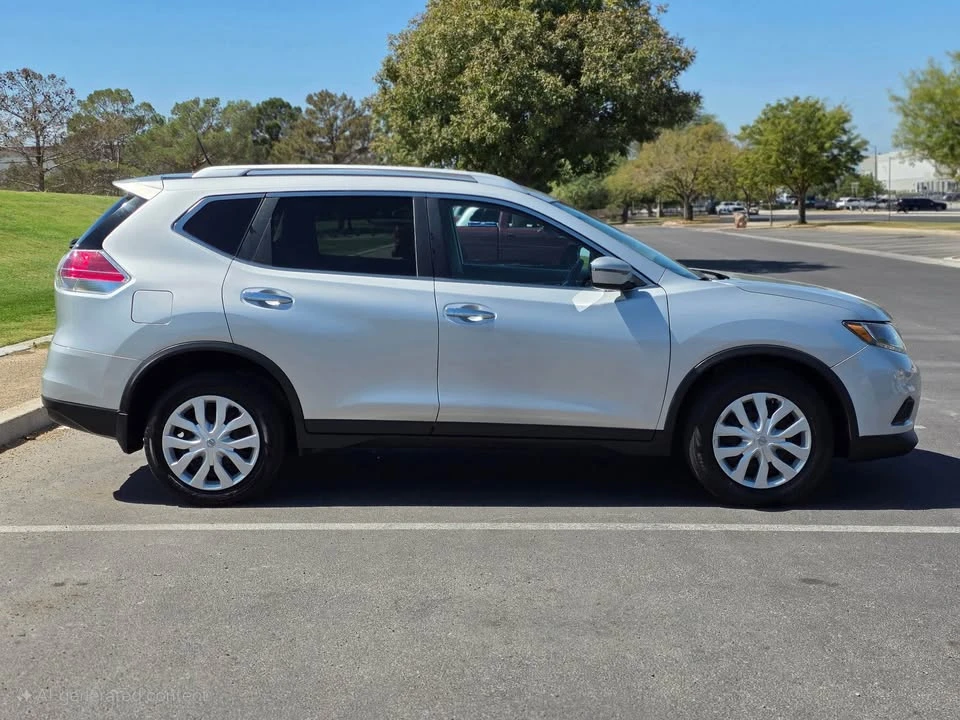 2016 Nissan Rogue - Image 8 of 12