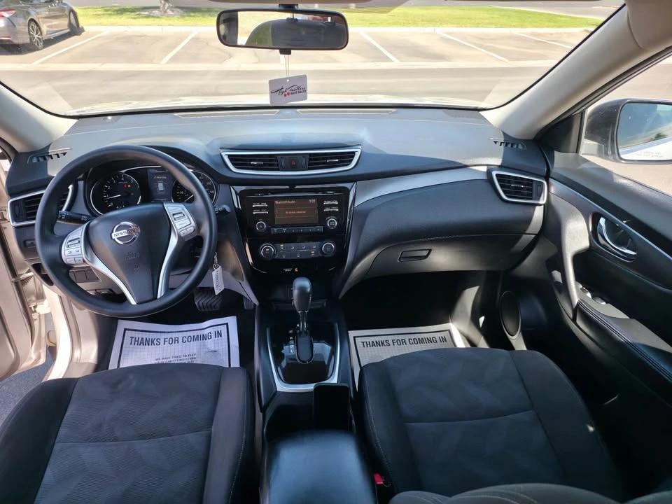 2016 Nissan Rogue - Image 9 of 12