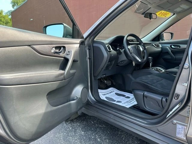 2016 Nissan Rogue - Image 9 of 21