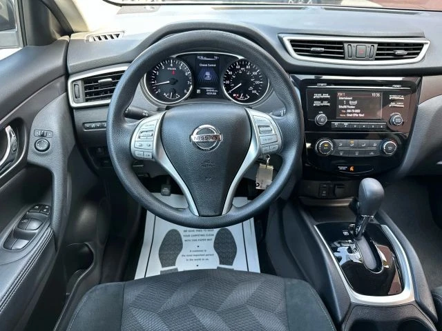 2016 Nissan Rogue - Image 13 of 21
