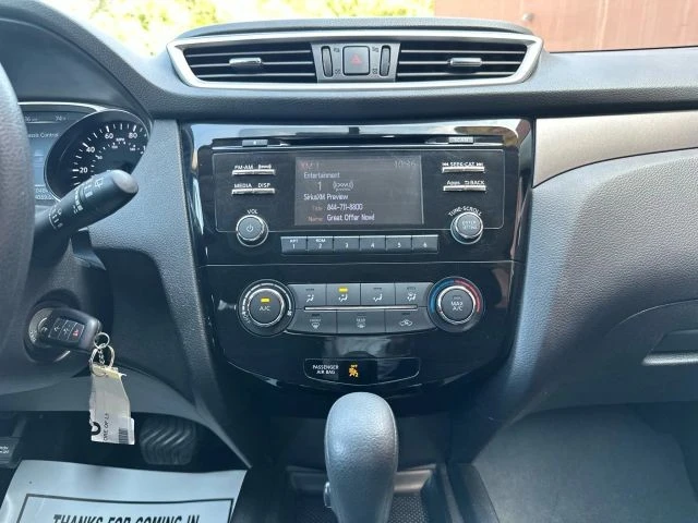 2016 Nissan Rogue - Image 18 of 21
